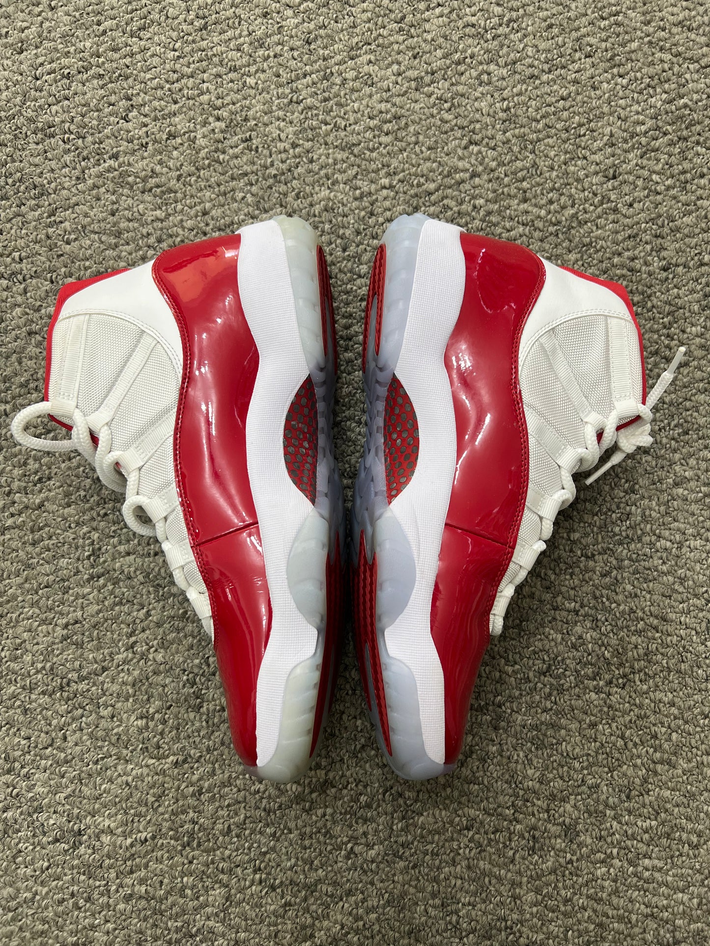 Jordan 11 Retro Cherry (2022)