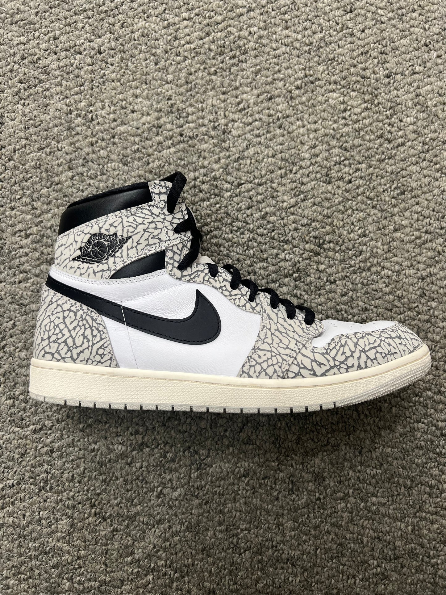 Jordan 1 Retro High OG White Cement