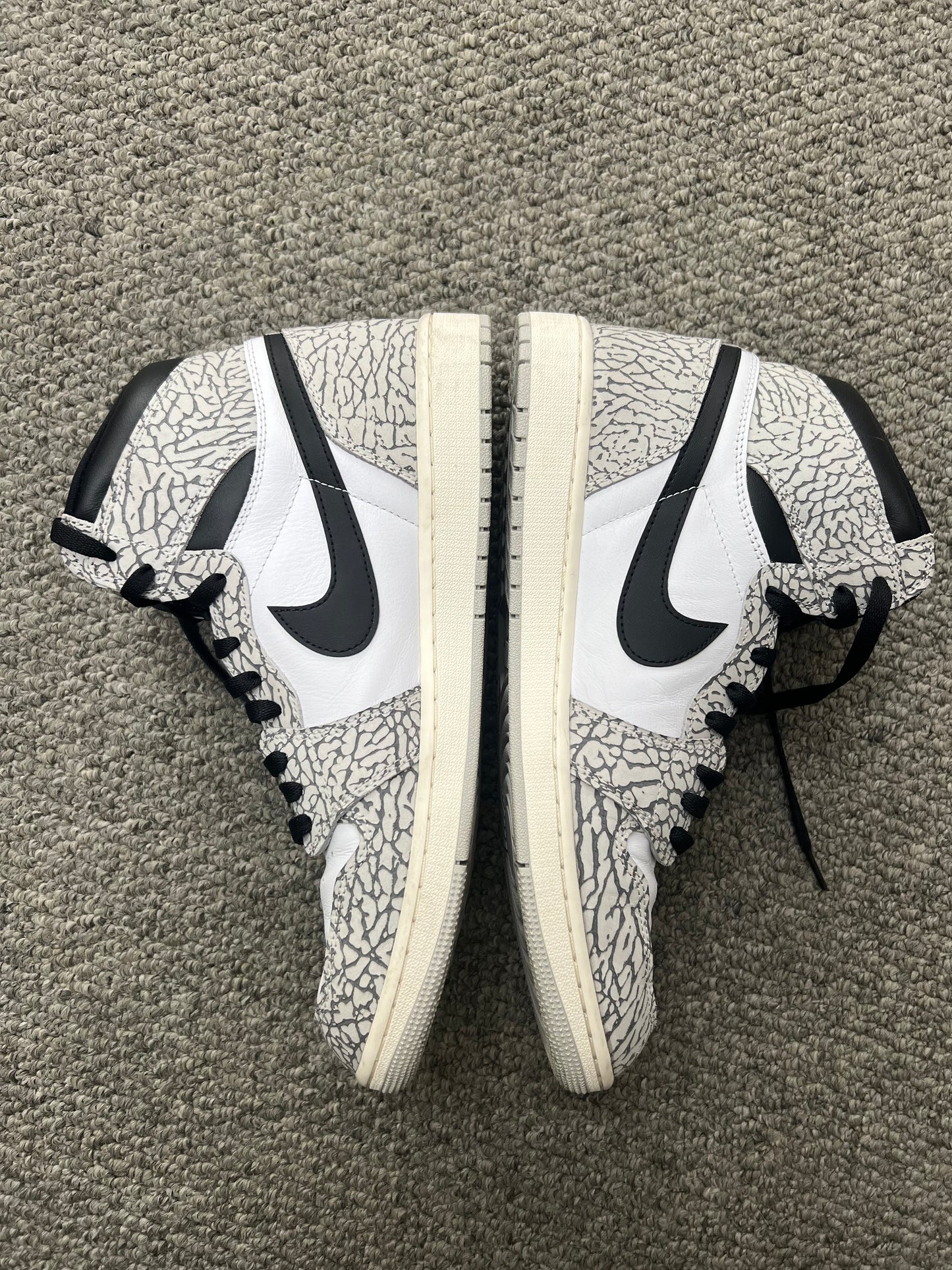 Jordan 1 Retro High OG White Cement