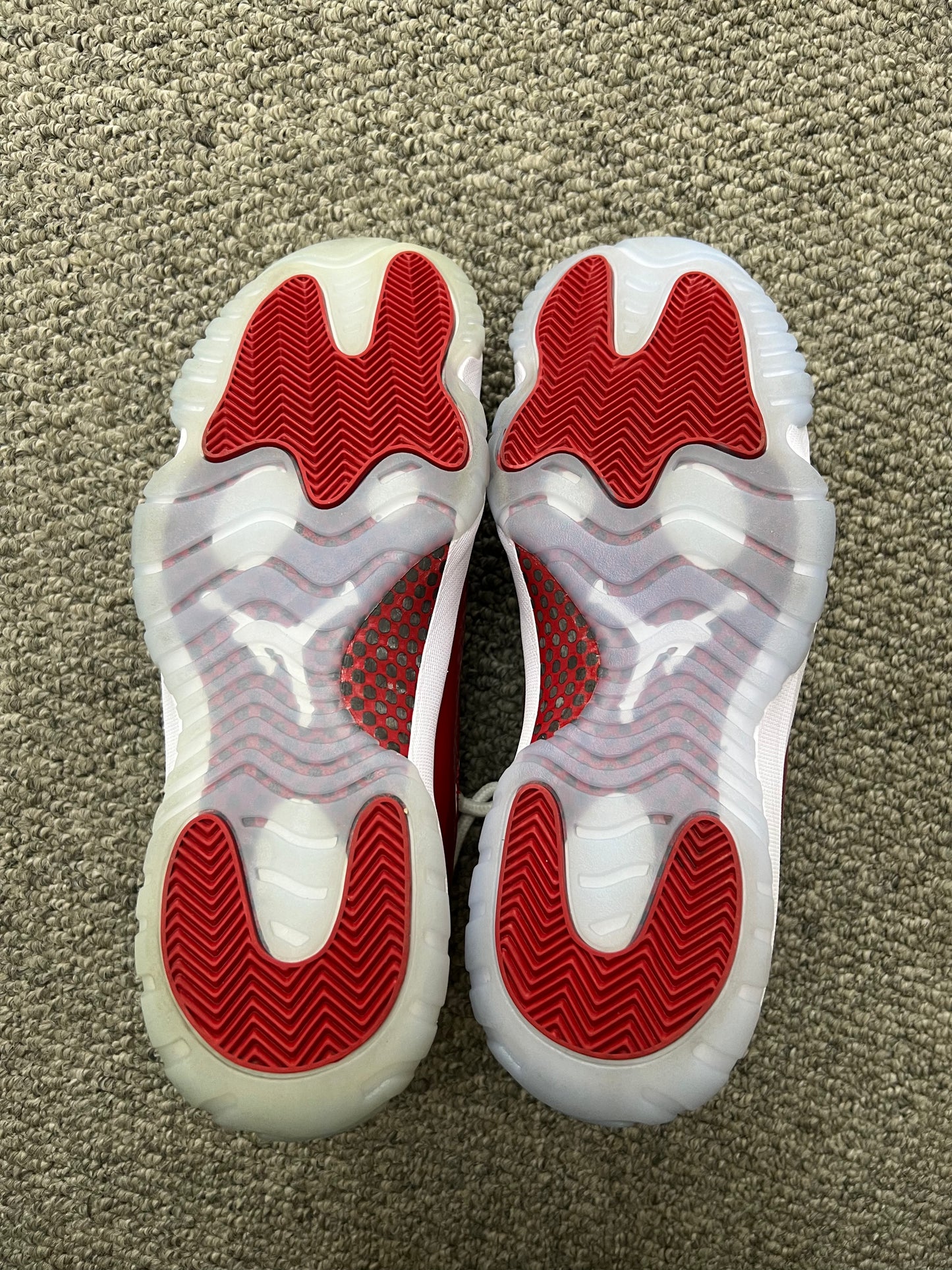 Jordan 11 Retro Cherry (2022)