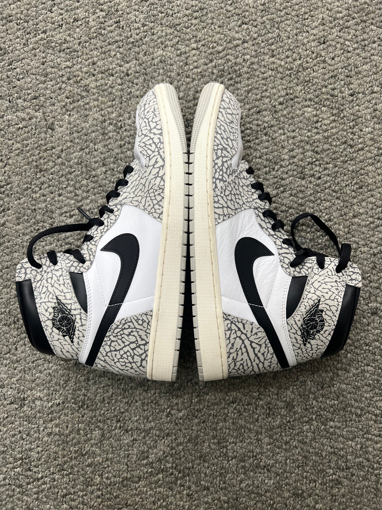 Jordan 1 Retro High OG White Cement