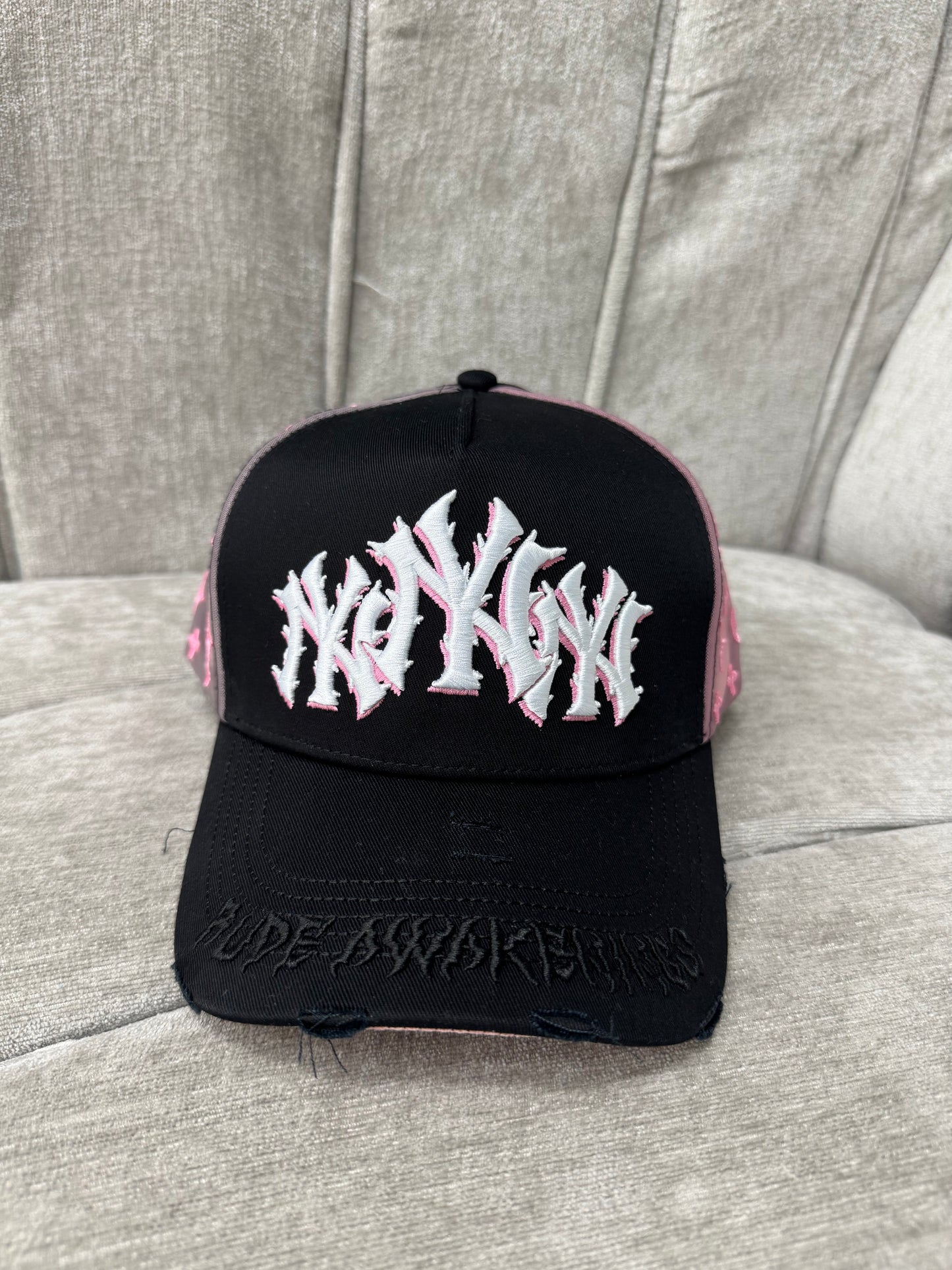 GORRA RUDE AWAKENINGS "NY THORNS"