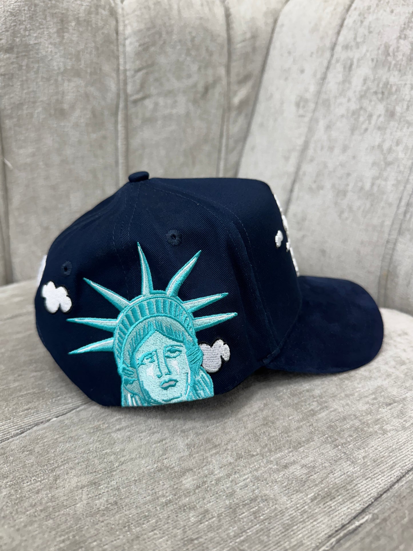NY CLOUD ANIVERSARIO 31 HATS